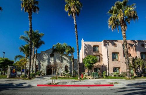 Westmont Hotel | Convenient Comfort Inn Pomona near Fairplex with Breakfast