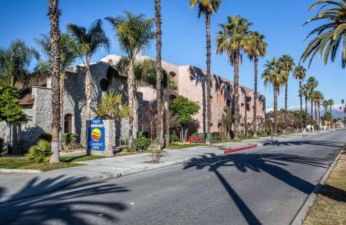 Westmont Hotel | Convenient Comfort Inn Pomona near Fairplex with Breakfast