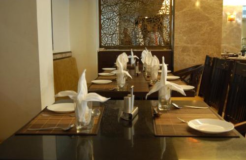 Navrangpura Hotel | Budget-Friendly Comfort Inn President with Breakfast & Accessibility