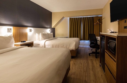 Rouyn-Noranda Hotel | Comfort Inn Rouyn Noranda: Family-Friendly Comfort & Dining