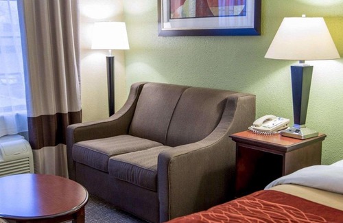 Shreveport Hotel | Cozy Comfort Inn Shreveport I-49 with Pool & Family Fun