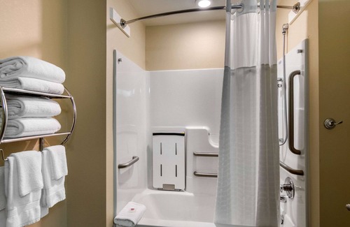Bermuda Hotel | Relax at Comfort Inn South Chesterfield - Family Friendly Stay