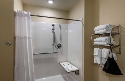 Bermuda Hotel | Relax at Comfort Inn South Chesterfield - Family Friendly Stay