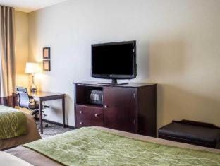 Barton Hotel | Comfort Inn: Eco-Friendly Stay with Hot Tub & Breakfast