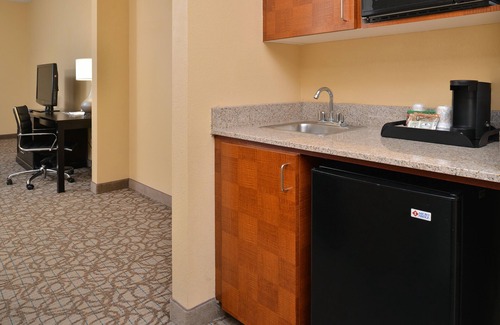 Stone Mountain Hotel | Convenient Comfort Inn & Suites Near Stone Mountain