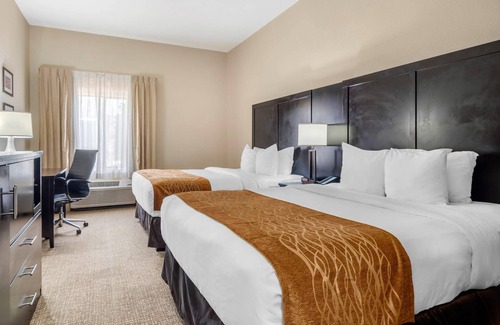 Smyrna Hotel | Relax at Comfort Inn & Suites Atlanta/Smyrna with Pool Access