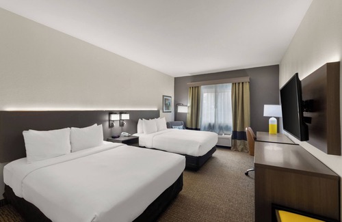 St. Johns Hotel | Accessible Comfort Inn & Suites with Spa and Breakfast