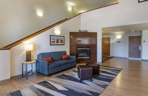 Beaver Hotel | Top-Rated Comfort Inn & Suites Beaver with Pool and Spa