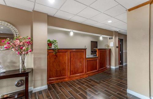 Carbondale Hotel | Discover Comfort Inn & Suites Near Carbondale University