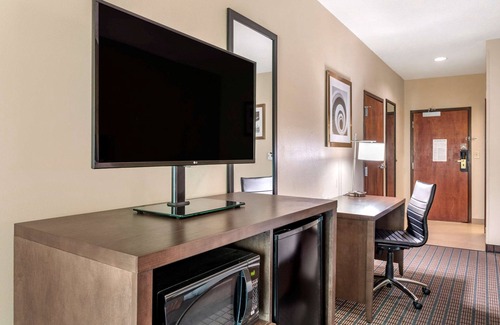 Clifton Hotel | Convenient Comfort Inn & Suites: Family-Friendly Amenities