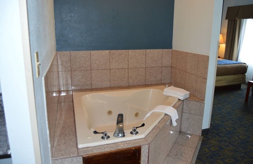 Clifton Hotel | Convenient Comfort Inn & Suites: Family-Friendly Amenities