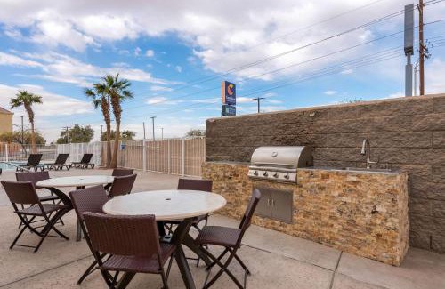 El Centro Hotel | Pet-Friendly Comfort Inn & Suites El Centro with Ocean View