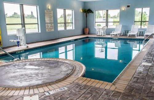 Franklin Hotel | Pet-Friendly Comfort Inn & Suites Franklin East Awaits You