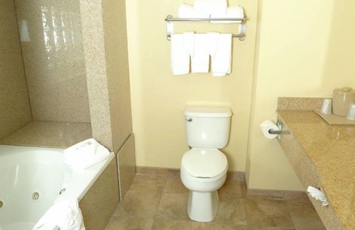 Jupiter Hotel | Relaxing Stay at Comfort Inn & Suites Jupiter I-95
