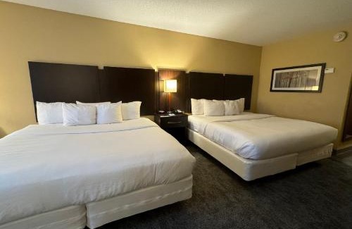 Lexington Park Hotel | Relax at Comfort Inn & Suites Lexington Park with Hot Tub