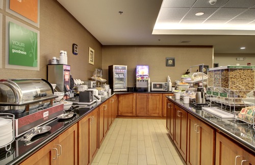 Marion Hotel | Comfort Inn & Suites Marion I-57 - Top Rated with Pool & Spa
