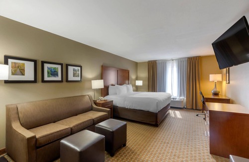 Marion Hotel | Comfort Inn & Suites Marion I-57 - Top Rated with Pool & Spa