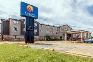 McComb Hotel | Cozy Comfort Inn & Suites: Oceanfront with Pool Access