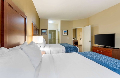 Guasti Hotel | Convenient Comfort Inn & Suites near Ontario Airport