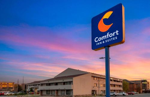 Indianapolis Hotel | Discover Comfort Inn & Suites North with Oceanfront Views