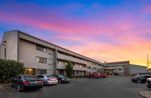 Indianapolis Hotel | Discover Comfort Inn & Suites North with Oceanfront Views