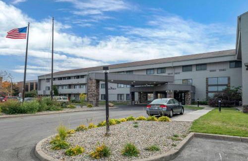 Indianapolis Hotel | Discover Comfort Inn & Suites North with Oceanfront Views