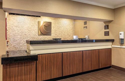 Dallas Hotel | Relaxing Stay at Comfort Inn & Suites North Dallas-Addison