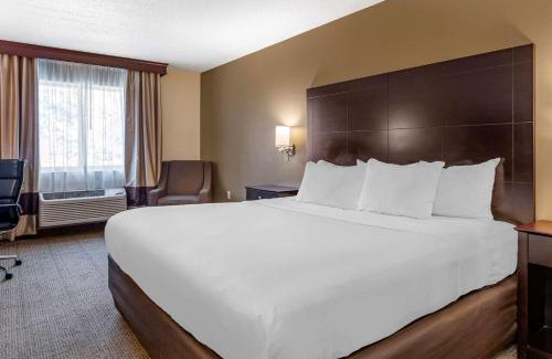Paw Paw Hotel | Relax at Comfort Inn & Suites with Oceanfront Views