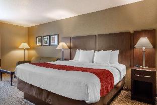 Perry Hotel | Ideal Comfort Inn & Suites Near Perry National Fairgrounds
