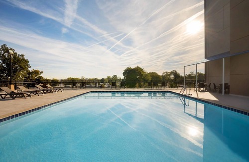 Downtown Little Rock Hotel | Relaxing Stay at Comfort Inn & Suites Presidential