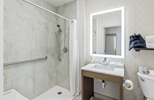 Prince George Hotel | Discover Comfort at Inn & Suites Fort Gregg-Adams