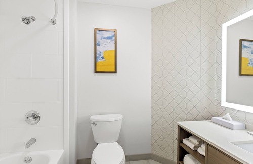 Prince George Hotel | Discover Comfort at Inn & Suites Fort Gregg-Adams