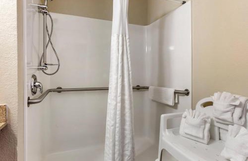Rochelle Hotel | Budget-Friendly Comfort Inn & Suites Rochelle for Families