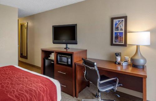 Rochelle Hotel | Budget-Friendly Comfort Inn & Suites Rochelle for Families