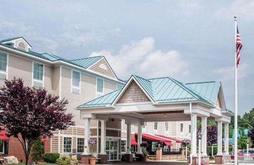 Sturbridge Hotel | Discover Comfort Inn & Suites Sturbridge-Brimfield Today!