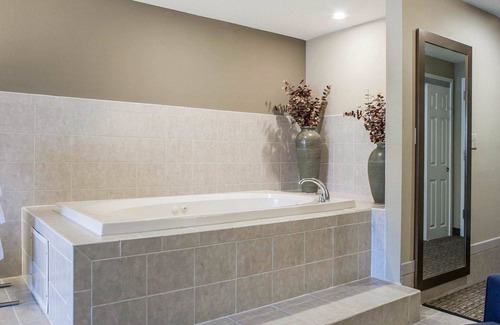 Sturbridge Hotel | Comfort Inn & Suites Sturbridge - Brimfield: Rated 9/10!