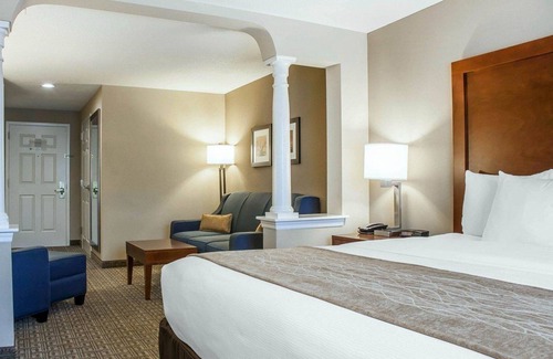 Sturbridge Hotel | Comfort Inn & Suites Sturbridge - Brimfield: Rated 9/10!
