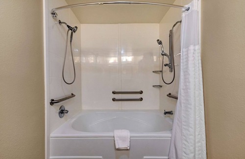 Boerne Hotel | Discover Comfort Inn & Suites in Texas Hill Country