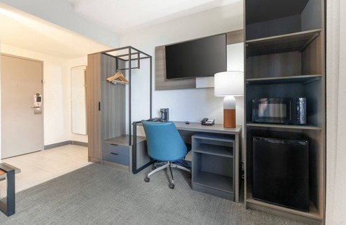 Beaver Dam Hotel | Inviting Comfort Inn & Suites: Guest Rated 9/10 with Pool