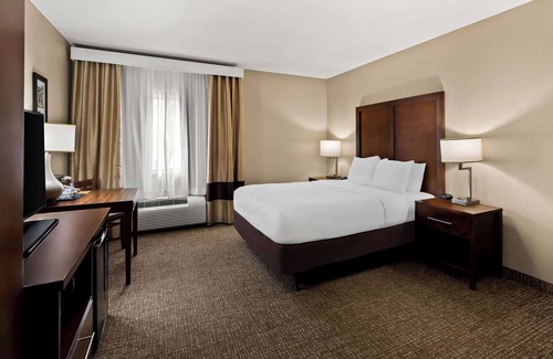 Tucson Hotel | Comfort Inn: Family-Friendly Retreat with Pool and Spa