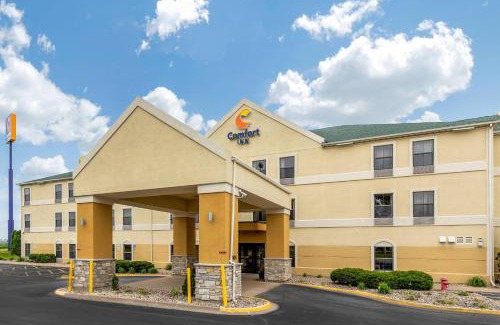 Walcott Hotel | Convenient Comfort Inn Walcott: Pet-Friendly with Pool