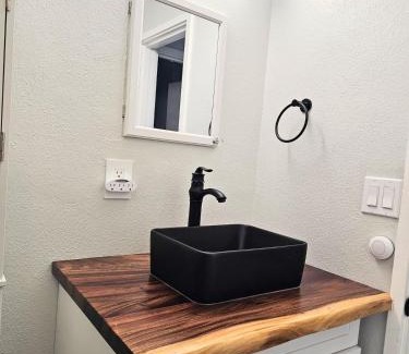 Historic Kailua Village Apartment | Comfort Location Reasonable Price 2 blocks 2 the beach
