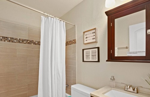 Cherrywood Apartment | Cozy Getaway: Experience Culture in Central Austin