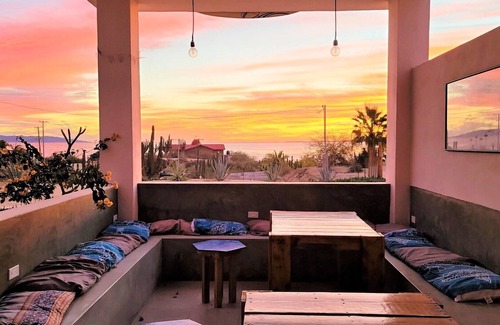La Ventana Apartment | Comfort Queen Room: Cozy Stay with Two Beds & Pet Friendly