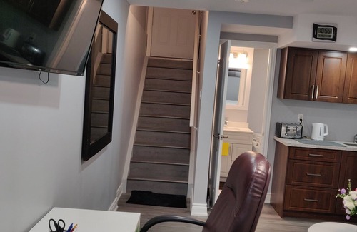 Halton Regional Municipality House | Comfort & Quiet Private Basement Unit