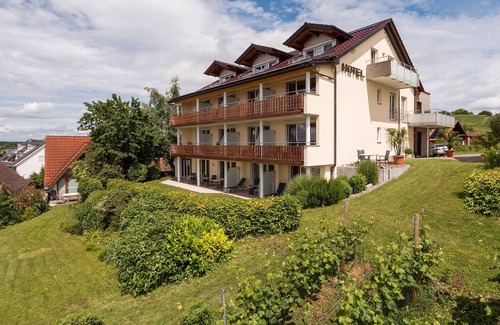 Hagnau Apartment | Comfort Room with Wi-Fi
