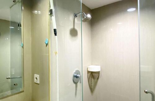Jatinegara Apartment | Cozy 2BR Apartment at H Residence for Your Perfect Getaway