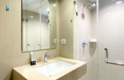 Jatinegara Apartment | Cozy 2BR Apartment at H Residence for Your Perfect Getaway