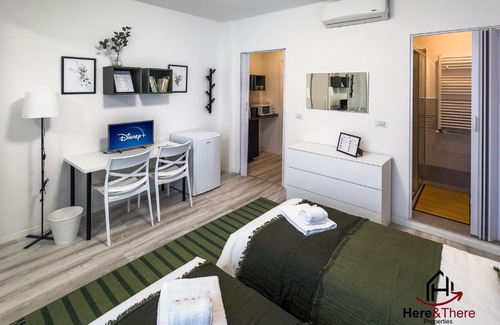 Sestri Ponente Apartment | Comfort Suite: Family-Friendly Retreat Minutes from Disney+