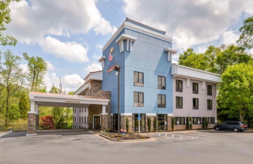 Town Center Hotel | Convenient Comfort Suites Near Kennesaw State University